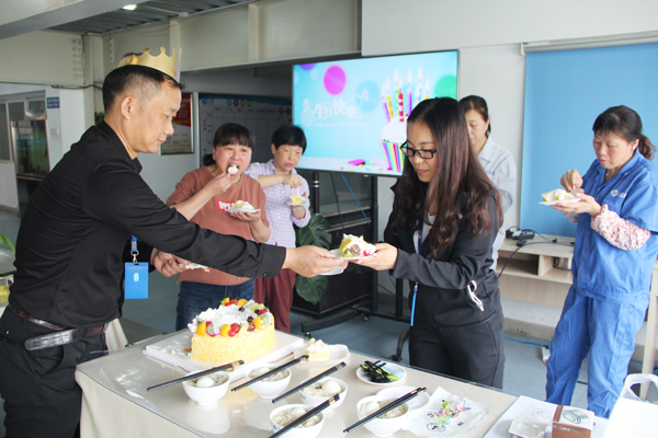 388vip太阳集团5月员工生日会&mdash;&mdash;温情五月 暖动人心