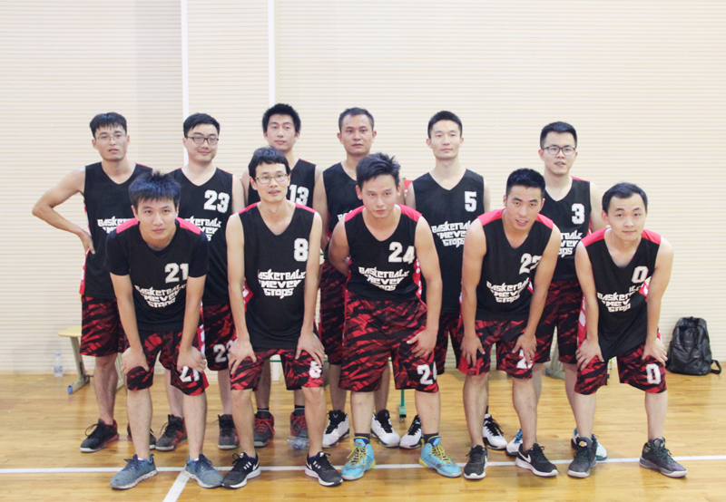 新站高新区职工篮球比赛进行中 388vip太阳集团健儿再战告捷