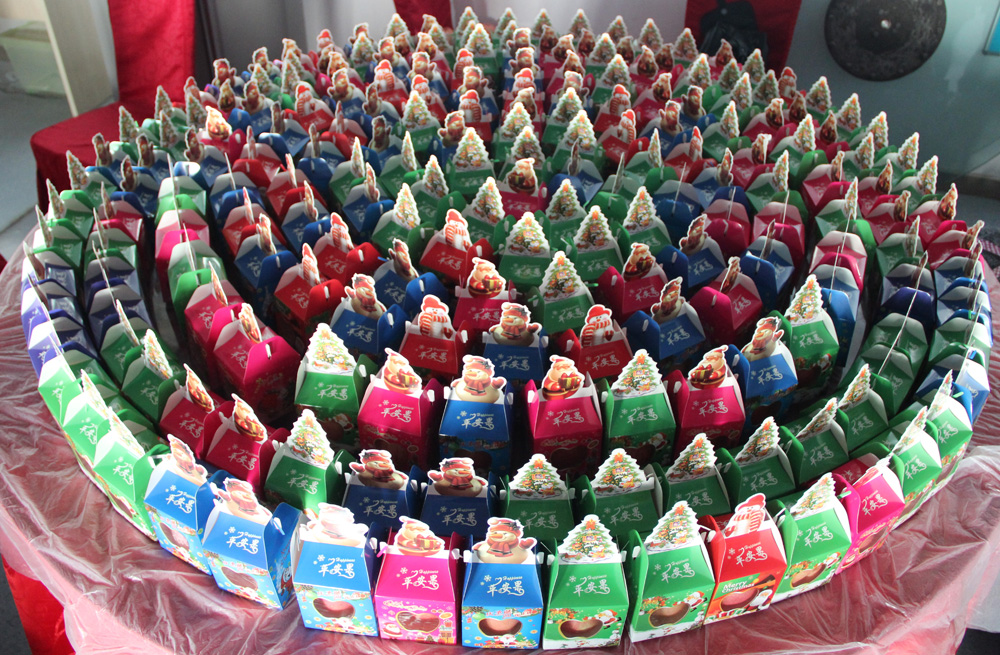 388vip太阳集团为员工发放圣诞礼物&mdash;&mdash;平安果