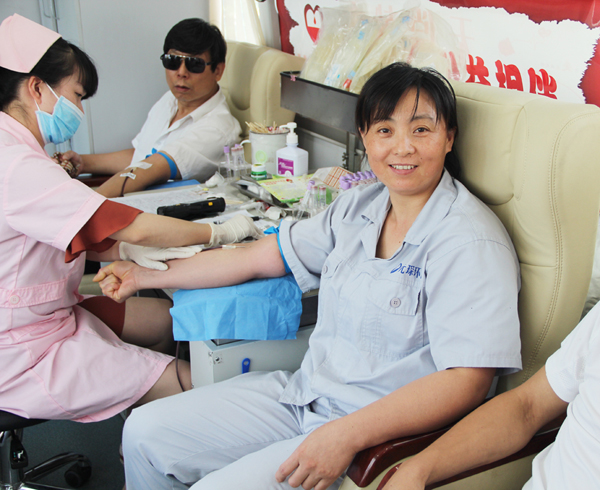 388vip太阳集团2018开展无偿献血活动