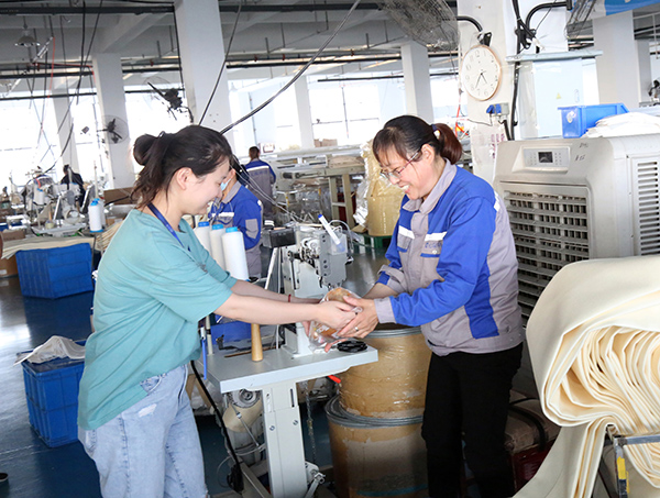 388vip太阳集团慰问一线夜班员工提振精神鼓士气